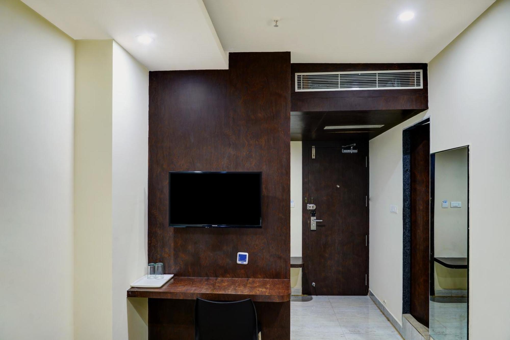Super Townhouse Dev'S Inn By Cj Gunadala Ngoại thất bức ảnh