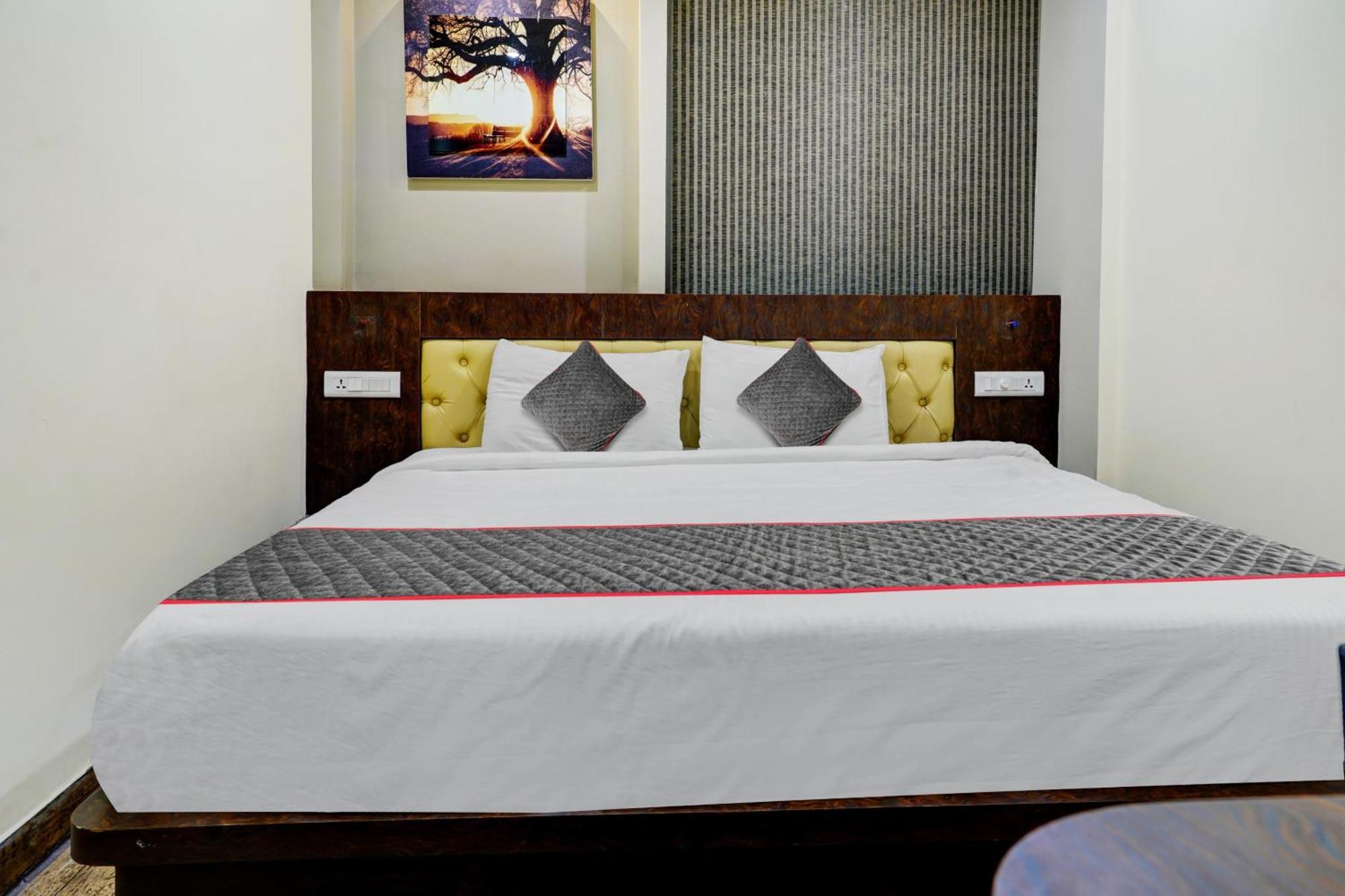 Super Townhouse Dev'S Inn By Cj Gunadala Ngoại thất bức ảnh